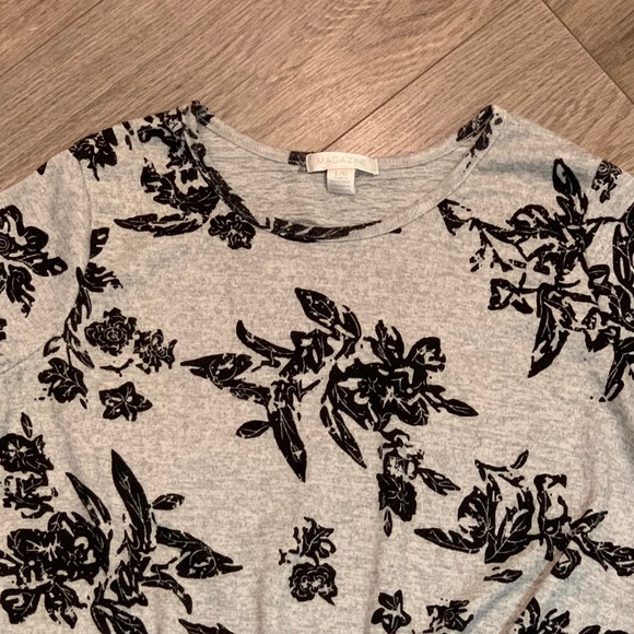 Asymmetrical-hem Long-Sleeve NWOT - Picture 3 of 4